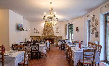 Oreades Suites - Housity