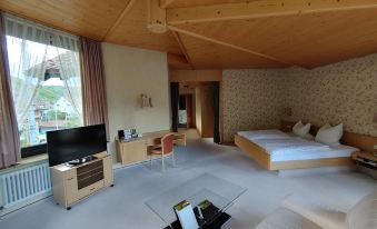 Hotel Adler - Housity