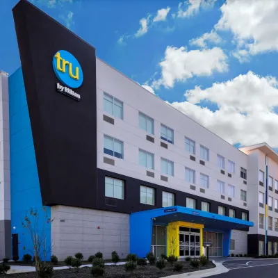 Tru by Hilton Lynchburg Hotels near Thomas Road Baptist Church