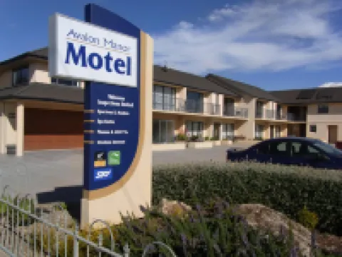 Avalon Manor Motel Hotels in 