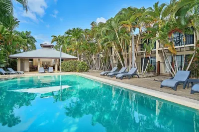 Trinity Beach Club Holiday Apartments Hotels in Trinity Beach