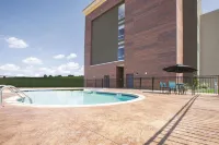 La Quinta Inn & Suites by Wyndham Tulsa Broken Arrow - Pools