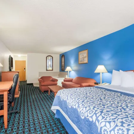 Days Inn & Suites by Wyndham Cambridge