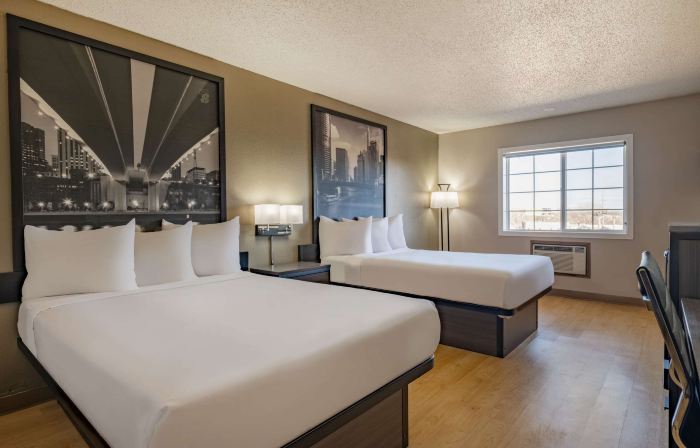 Super 8 by Wyndham Clinton