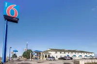 Motel 6 Colby, KS - Pet friendly