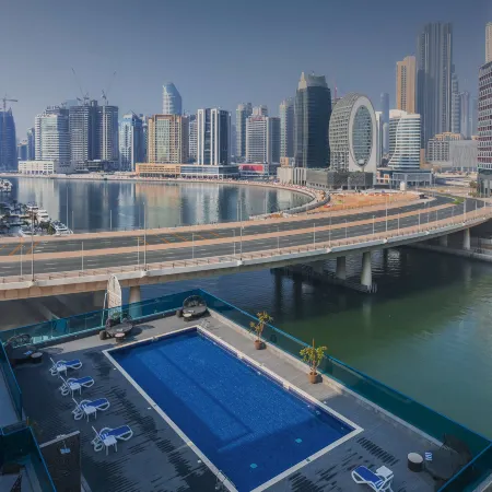 Radisson Blu Hotel Dubai Canal View Отели рядом с достопримечательностью «Базар Аль-Бахар»