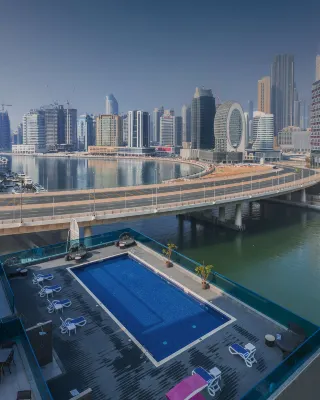 Radisson Blu Hotel Dubai Canal View Отели в г. Дубай