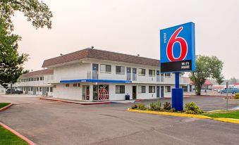 Motel 6 Kalispell, MT