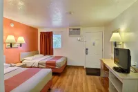 Travelodge by Wyndham Brattleboro VT - 2 tähden