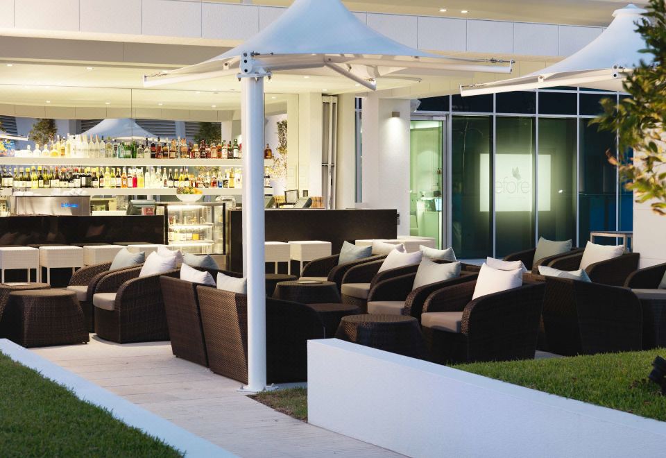 2. 힐튼 서퍼스 파..