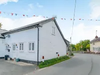 Yew Tree Cottage Hotels near National Trust - Powis Castle and Garden