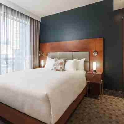 Warwick Le Crystal Montreal Rooms