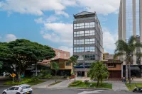 Hotel Med Estadio Hoteles cerca de Avenida 70