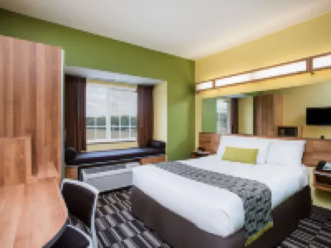 マイクロテル イン & スイーツ バイ ウィンダム オペライカ オペライカのホテル