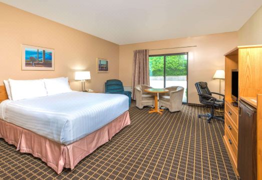 하워드 존슨 바이 윈덤 틸슨버그