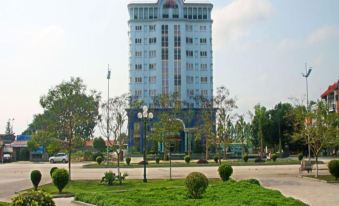 Phu Dong Hotel - Lam Son Square