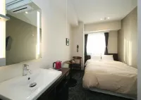 โรงแรมเอมิท อูเอโนะ