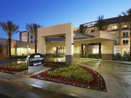 Courtyard Long Beach Airport