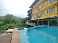 湖景度假村 - 無邊際泳池