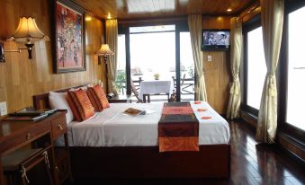 Halong Annam Junk