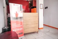 RedDoorz near Palembang Square Mall 2