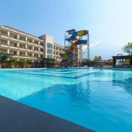 RedDoorz Resort Premium @ Sangkan Hurip Kuningan