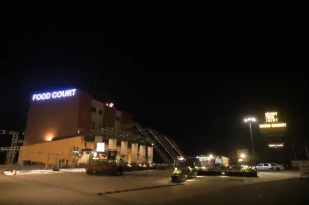 Delight Food Joint Отели в г. Навсари