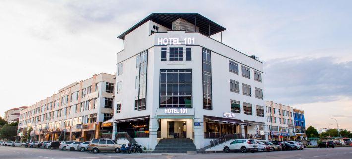 Hotel 101 Permas Jaya Hotels in Masai