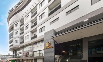 Jet Hotel