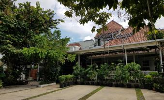 La Nostalgie Boutique Hotel