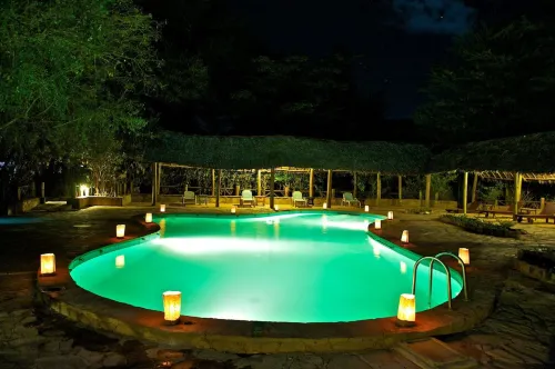 Samburu Intrepids Tented Camp - ที่มีสระว่ายน้ำ