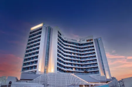 SL Hotel Gangneung Отели рядом с достопримечательностью «Джумунджин- Бич»