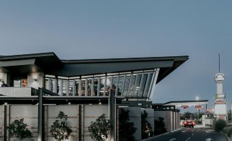 Highlander Hotel Bar Kitchen Rooftop