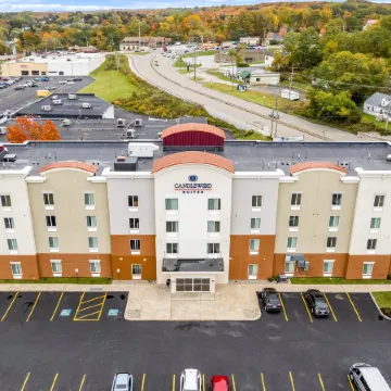 Candlewood Suites ERIE by IHG Отели рядом с достопримечательностью «Торговый центр Millcreek Mall»