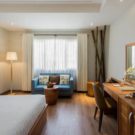 Silverland Yen Hotel Отели рядом с достопримечательностью «Дворец Воссоединения»