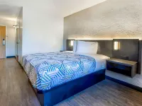 Motel 6 Milwaukee, WI - Glendale Hotels in Glendale