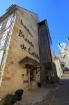 Best Western Blanche de Castille Dourdan - Parking