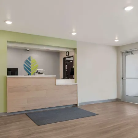 WoodSpring Suites Phoenix-Deer Valley Отели рядом с достопримечательностью «Дир-Вэлли»
