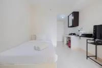 Stylish and Posh Studio Springlake Summarecon Bekasi Apartment by Travelio