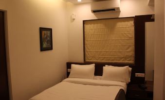 JK Rooms 103 Loharkars Hotel