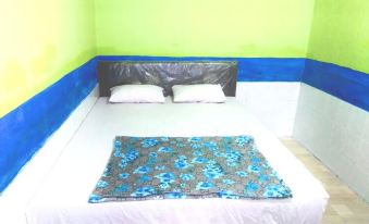 4. Hotel In..