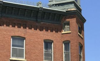 The Clinton Inn