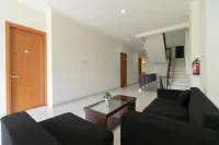 RedDoorz Near Universitas Esa Unggul Bekasi Harapan Indah Hotels in Medan Satria