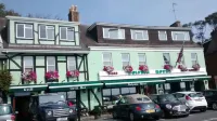 Dolphin Hotel