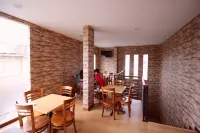 Amaya Suites Hotel - parkir