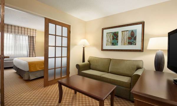 Country Inn & Suites by Radisson, Owatonna, MN