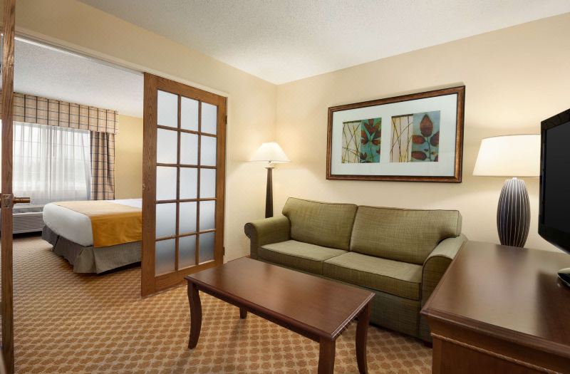 Country Inn & Suites by Radisson, Owatonna, MN
