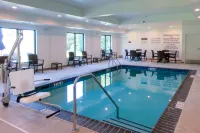 Comfort Inn & Suites Amish Country - Swimmingpools