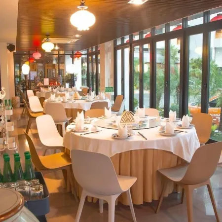 M Grand Hotel Roi Et