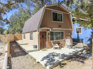 Cozy Moonlight Chalet